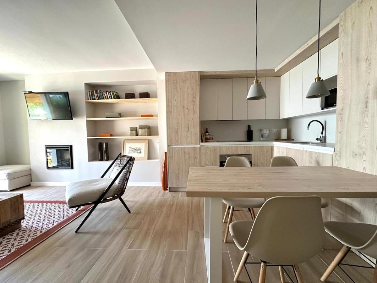 A Bright Townhouse In The Marbellamar Residential Development Apartamento Marbella