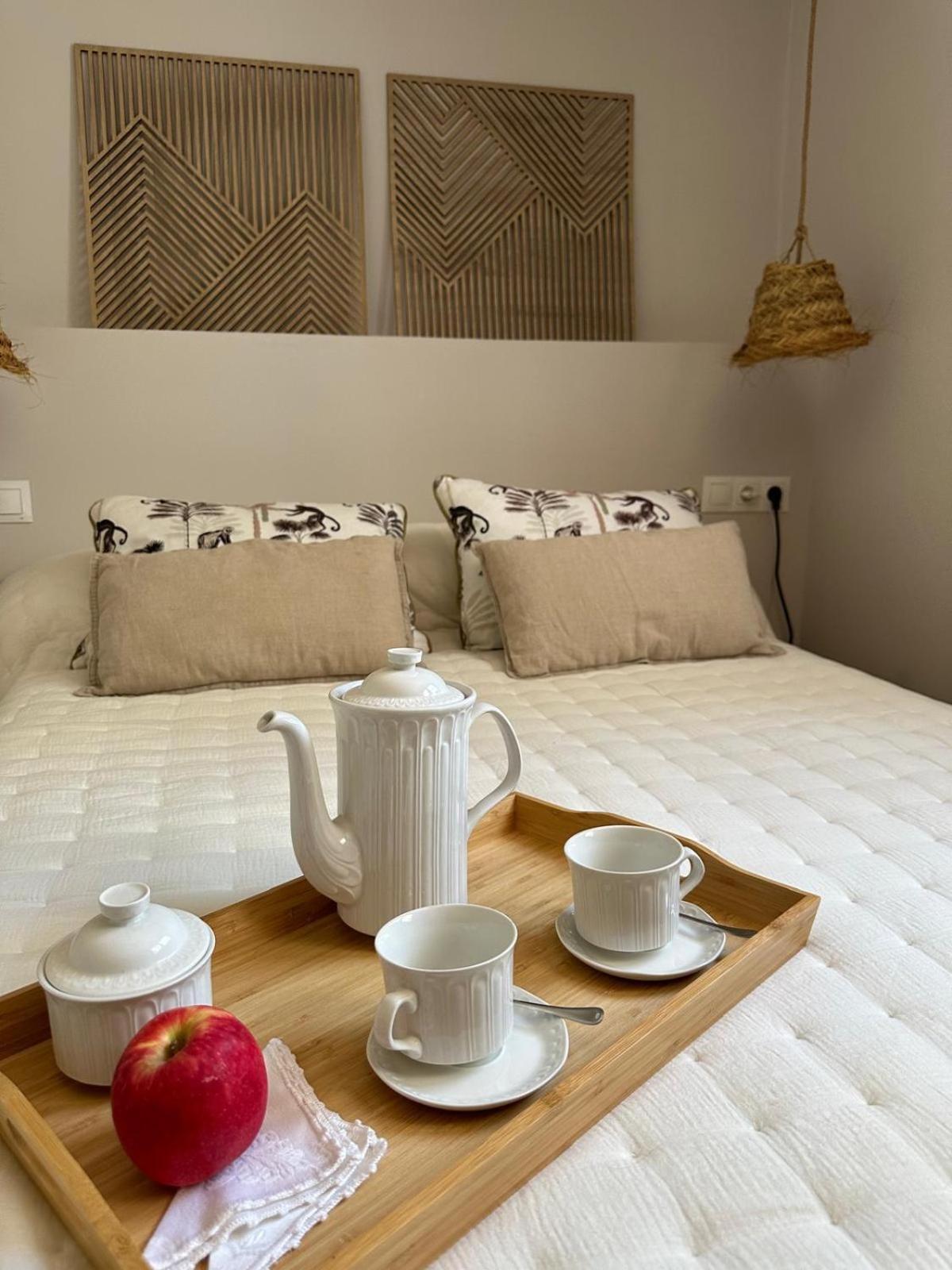A Bright Townhouse In The Marbellamar Residential Development Apartamento Marbella