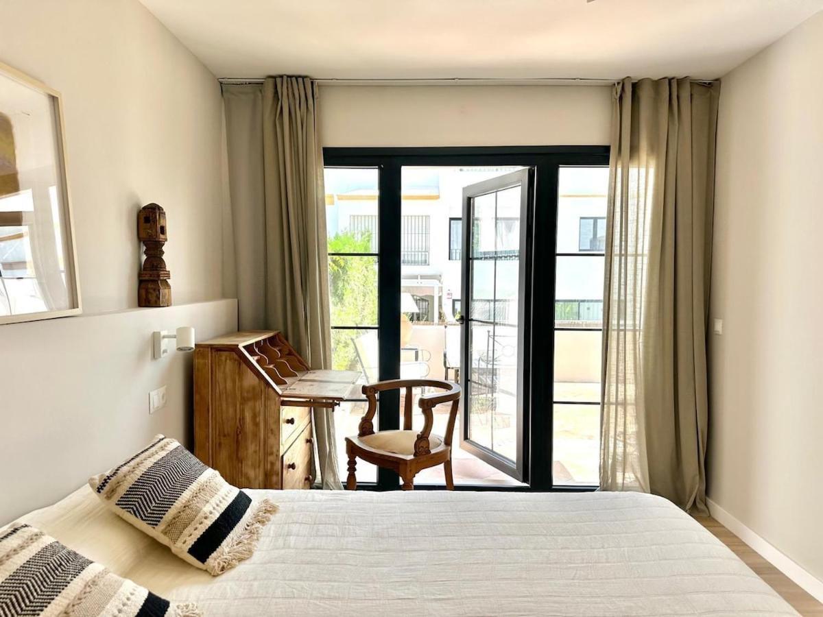 Apartamento A Bright Townhouse In The Marbellamar Residential Development